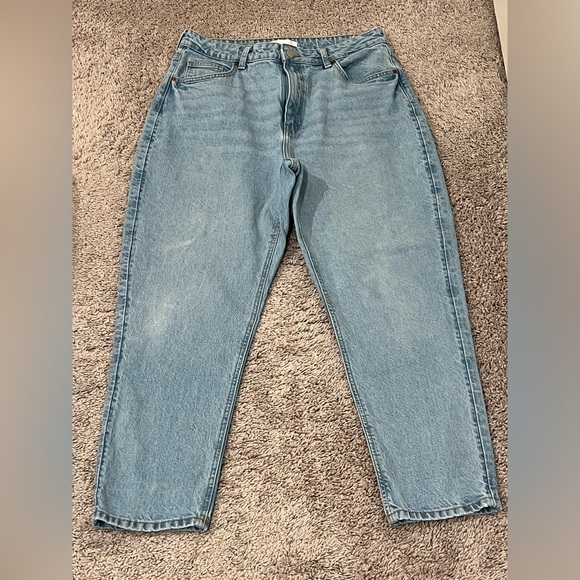 H&M Denim - H&M Light Wash Denim Mom Jeans